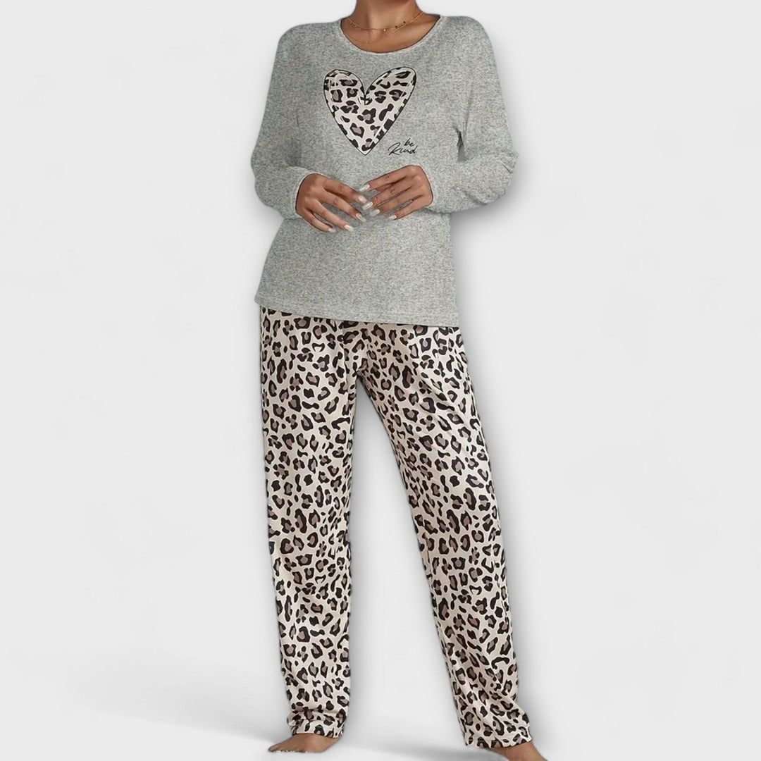 Kusset Leopard Pyjamassæt med Hjerte-Detalje